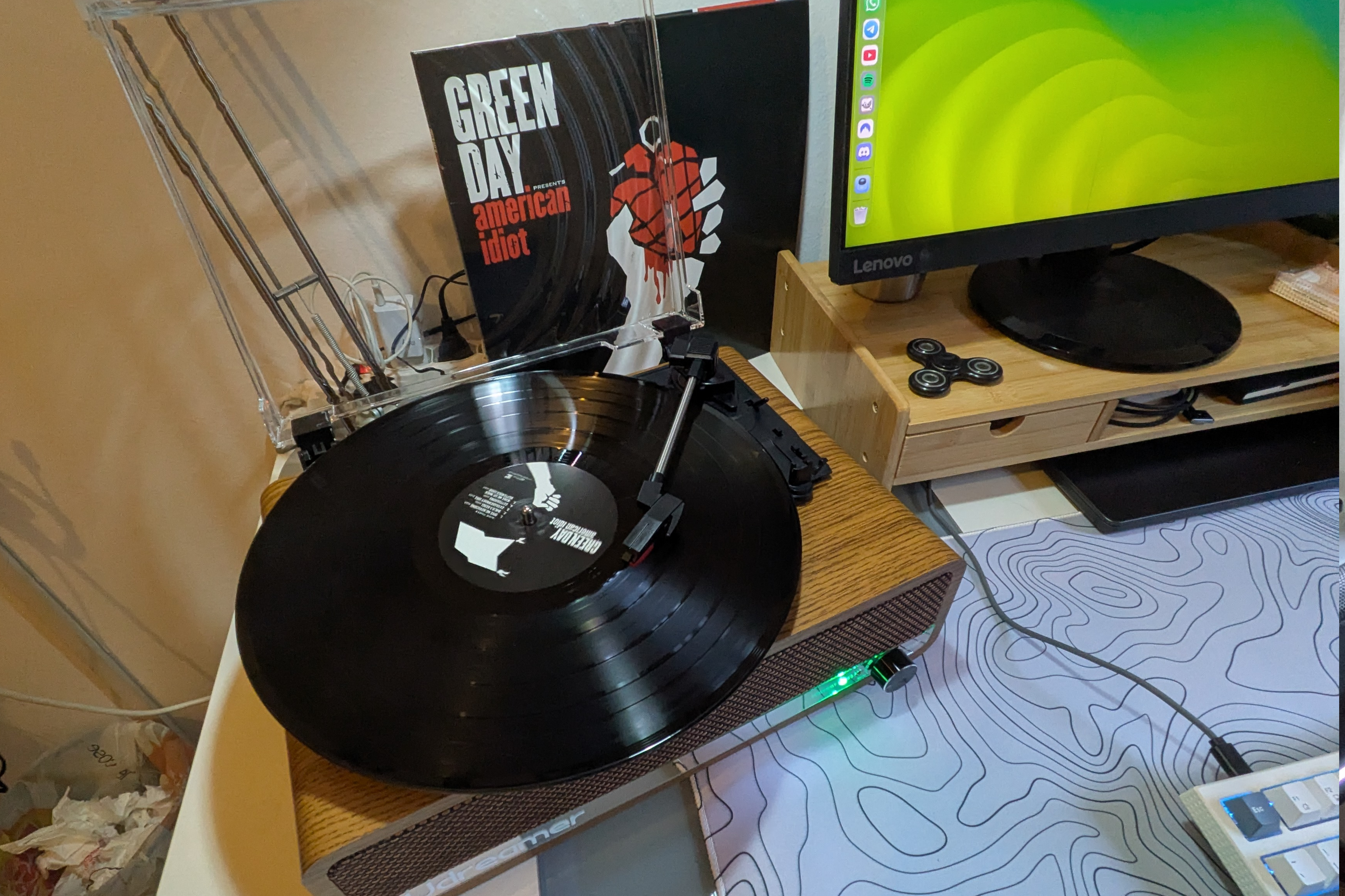 Turntable detail. Best self-present ever